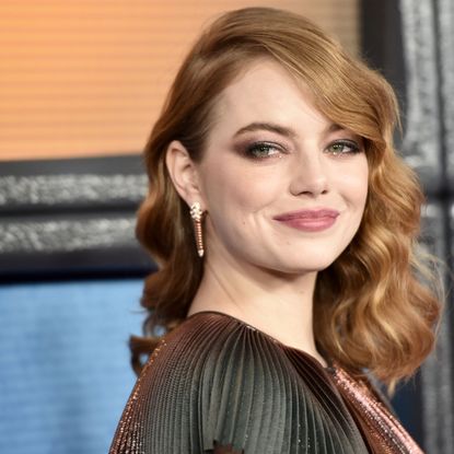 Hair, Face, Eyebrow, Lip, Hairstyle, Beauty, Blond, Chin, Smile, Layered hair, 