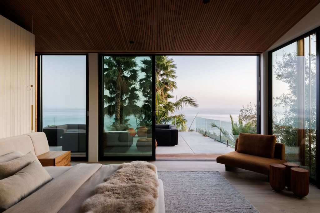 Beautiful view of California Modern Homes With Ocean Views