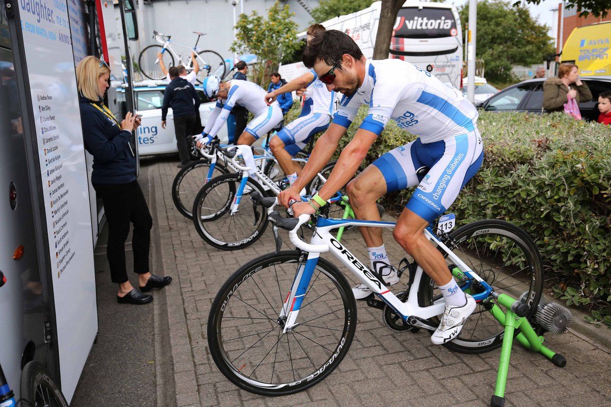 David Lozano (Novo Nordisk) warms up