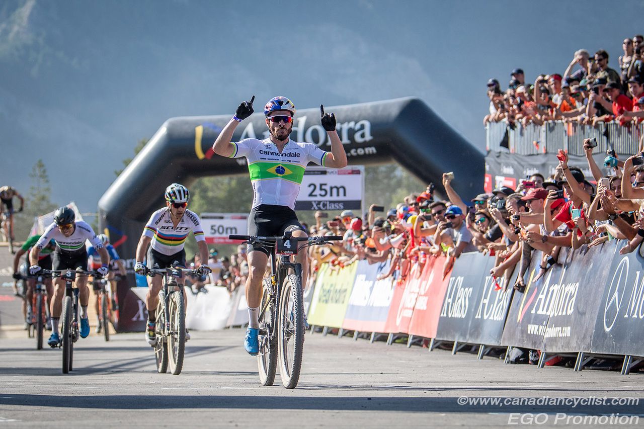 Henrique Avancini (Cannondale Factory Racing) takes the win ahead of Nino Schurter (Scott-SRAM MTB Racing)