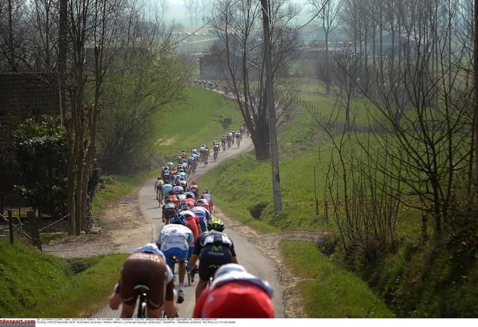 The riders at the back can't even see the front of the race in the E3 Harelbeke