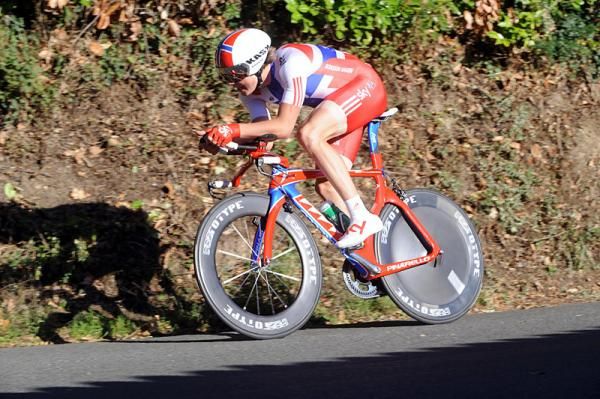 Edvald Boasson Hagen (Sky) powers his way to a second place finish.