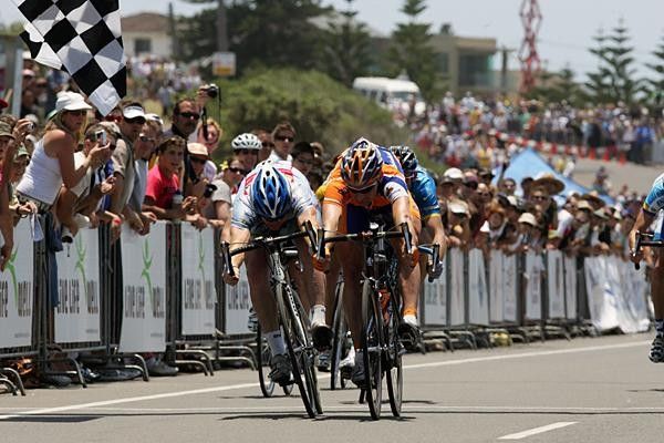Graeme Brown is defending champion.