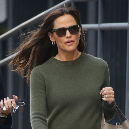 Jennifer Garner pulled off the boat shoe trend on the set of 'Five Star Weekend' in LA