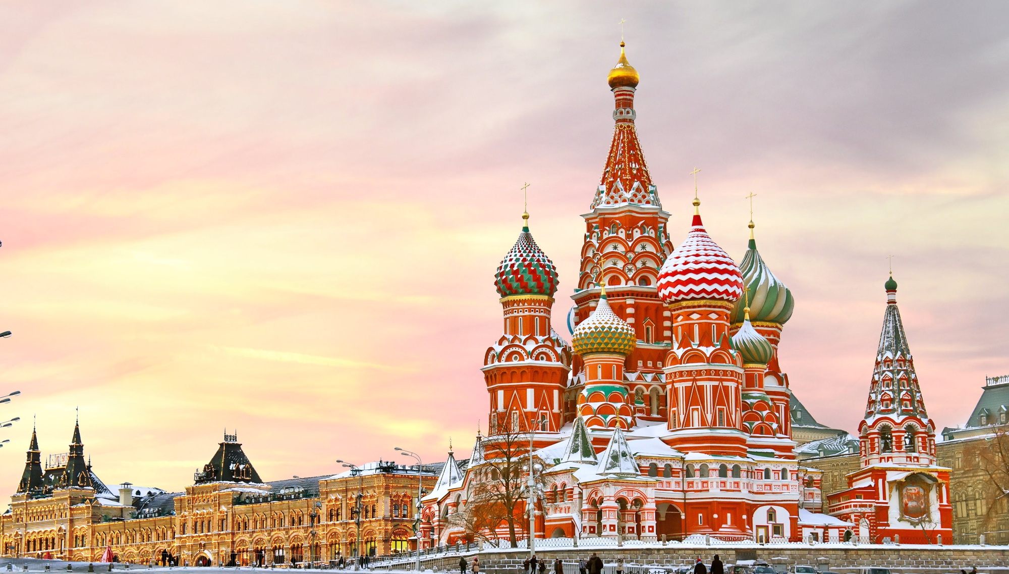 Le Kremlin et la cathédrale Saint-Basile sur la Place Rouge