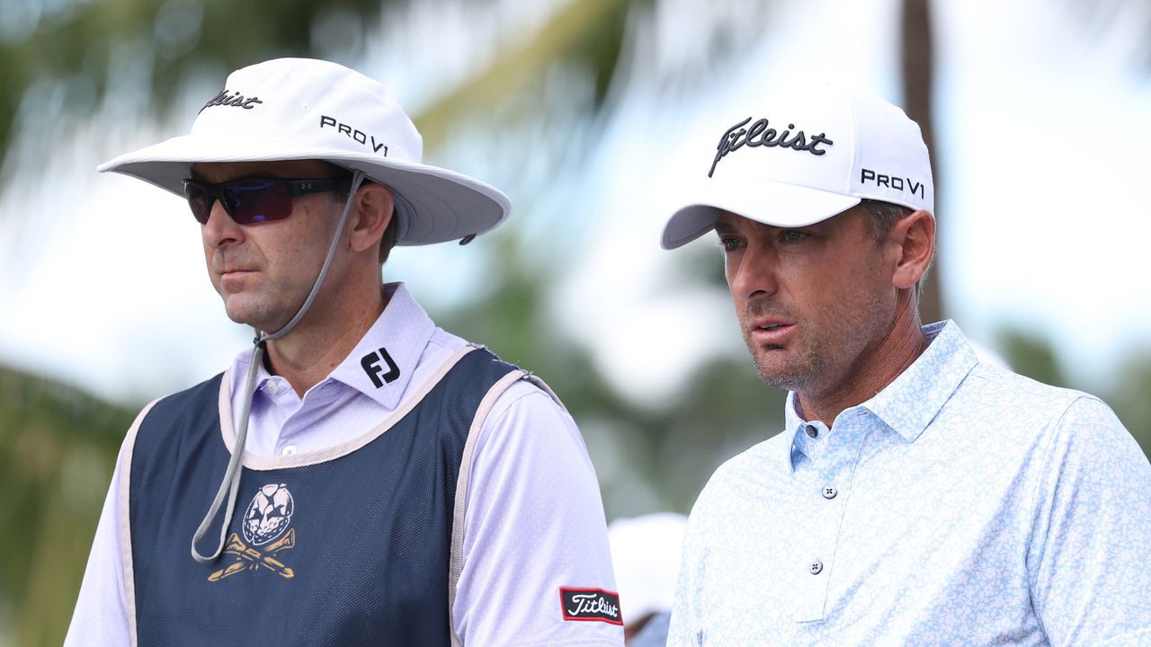 Caddie Nick Jones and Charles Howell III