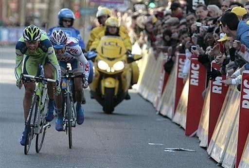 Carlstr&ouml;m overtakes Lh&ocirc;tellerie