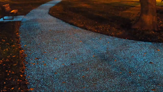 Starpath glow-in-the-dark coating for roads