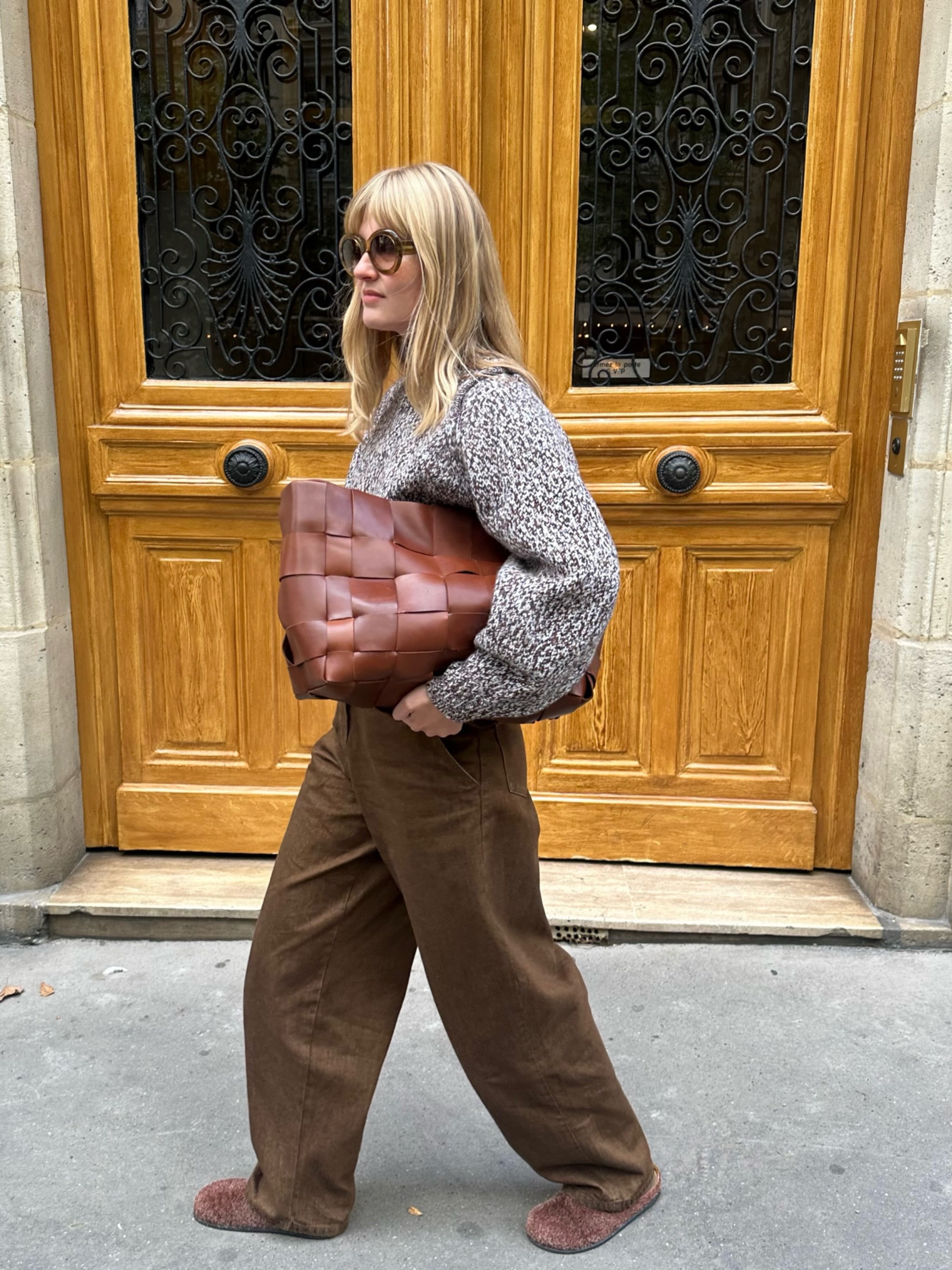 Anne Johannsen in slipper mules