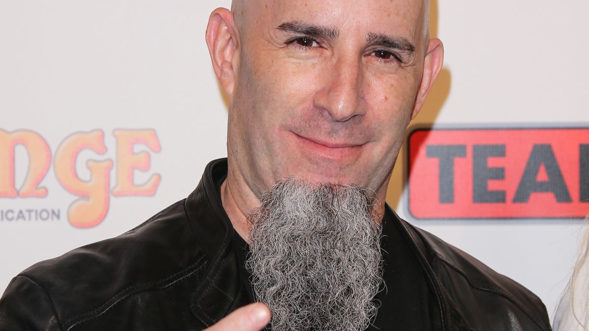 Anthrax s Scott Ian Excited To Fly On Maiden Jet Louder
