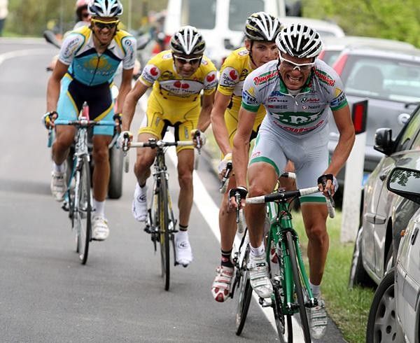 Danilo Di Luca (LPR Brakes) leads Riccardo Ricc&ograve; (Saunier Duval-Scott), Leonardo Piepoli (Saunier Duval-Scott) and Alberto Contador (Astana).