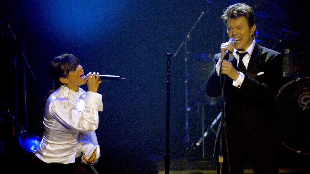 David Bowie and Alicia Keys live in 2006