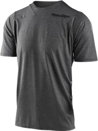 Up to 38% off Troy Lee Designs Skyline at Tredz£55.00