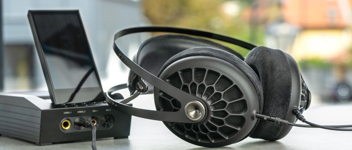 Meze 105 AER headphones