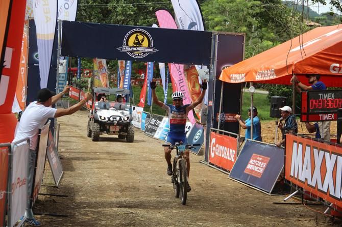 Marconi Dur&aacute;n (Coopenae-Movistar-Economy) wins stage 1 of La Ruta