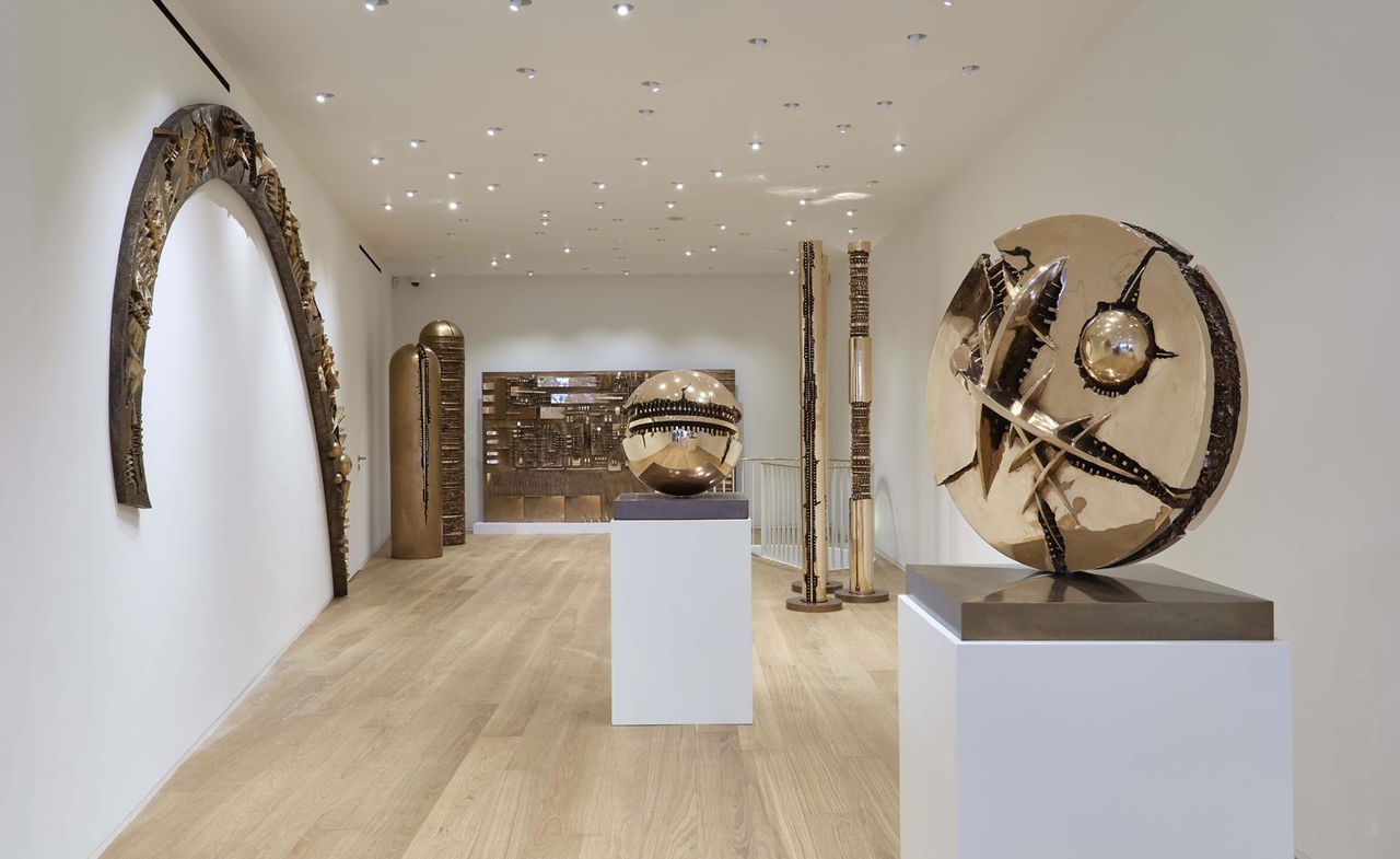 Italian sculptor at London’s Tornabuoni Art, ’Arnaldo Pomodoro