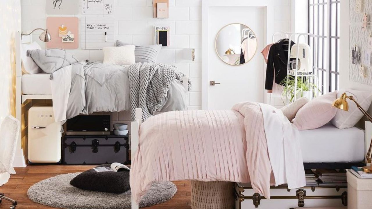 Dorm room with pink bedding