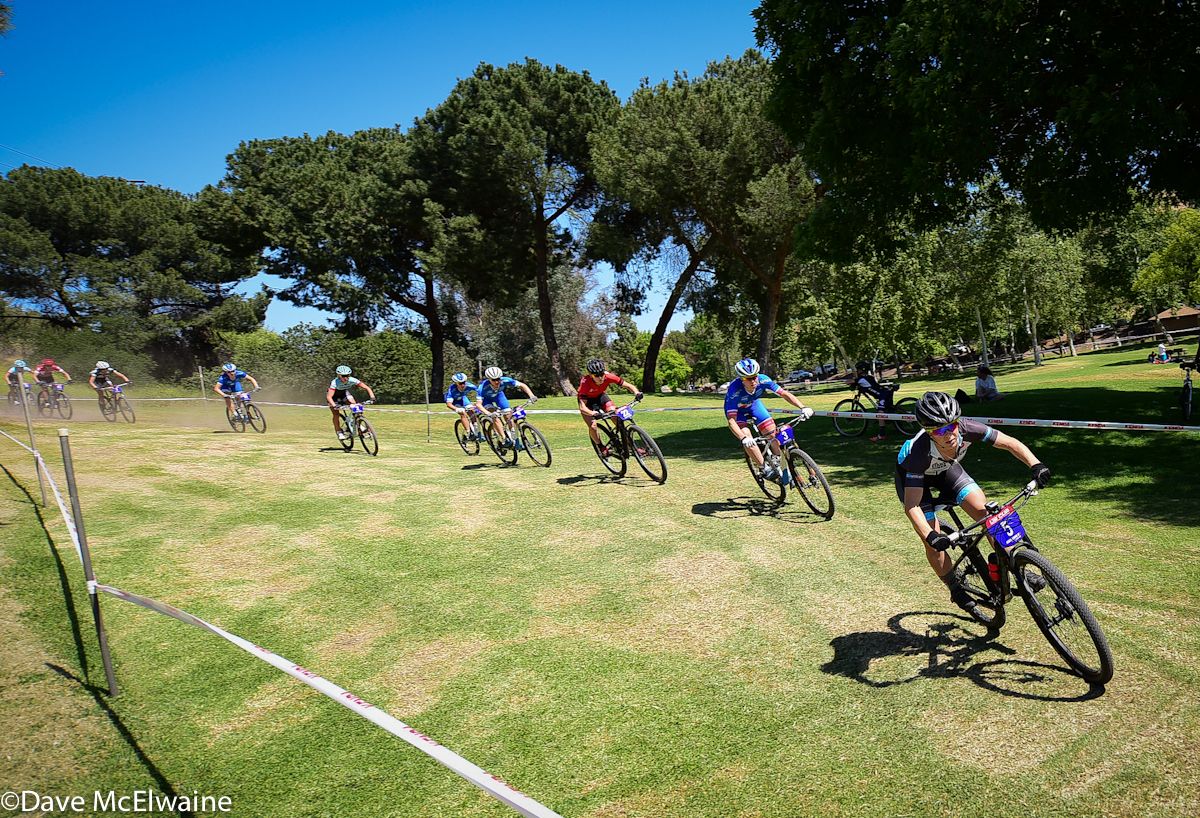 Chloe Woodruff (NoTubes/Niner) leading near the end of lap one