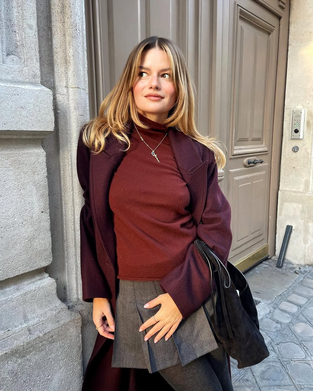 Sabina Socol with glossy and full strands