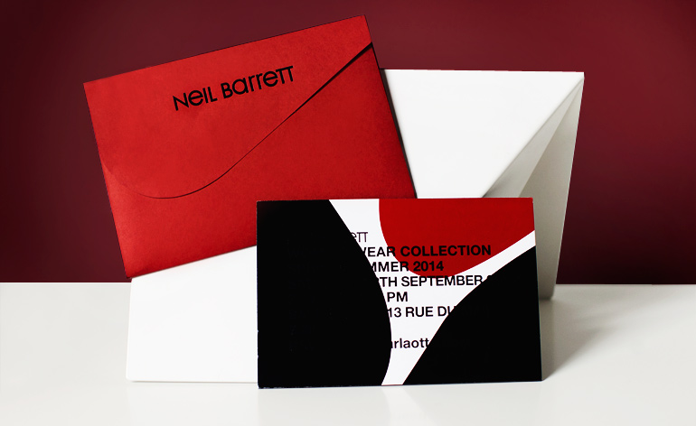 black mount-board was printed with a bold graphic in vinyl and UV-varnish