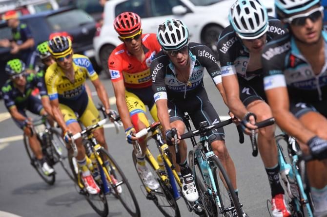 Rigoberto Uran (Omega Pharma-Quick Step) in front of Alberto Contador (Team Sky)