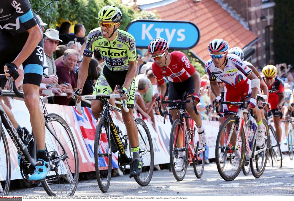 Alberto Contador (Tinkoff-Saxo) struggles on the Mur