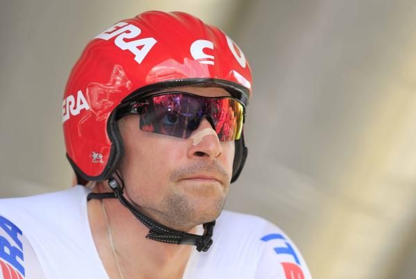 Denis Menchov (Katusha) waits for the the start.
