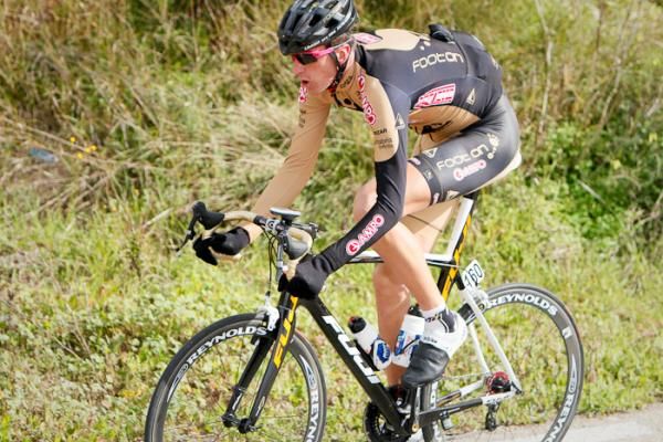 Ermanno Capelli (Footon-Servetto) was able to break free and ride all the way up the first mountain.