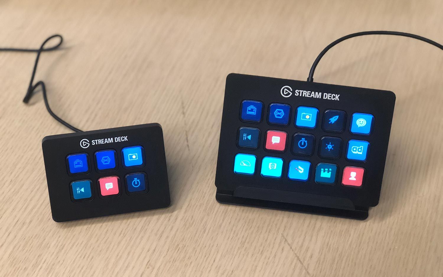 【美品】Elgato Stream Deck Mini Elgato Stream Deck Mini - Black; Infinite control into six