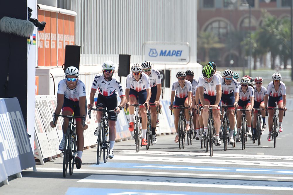 Mark Cavendish leads Great Britain in its training ride