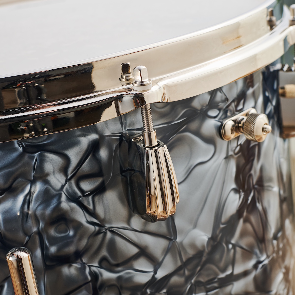 Slingerland Radio King snare lug and damper control