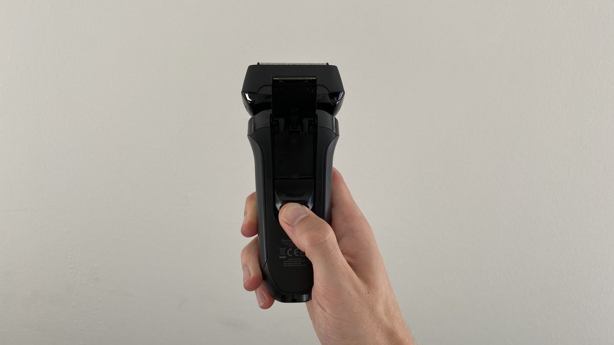 Remington F6 Style Series Aqua in the hand