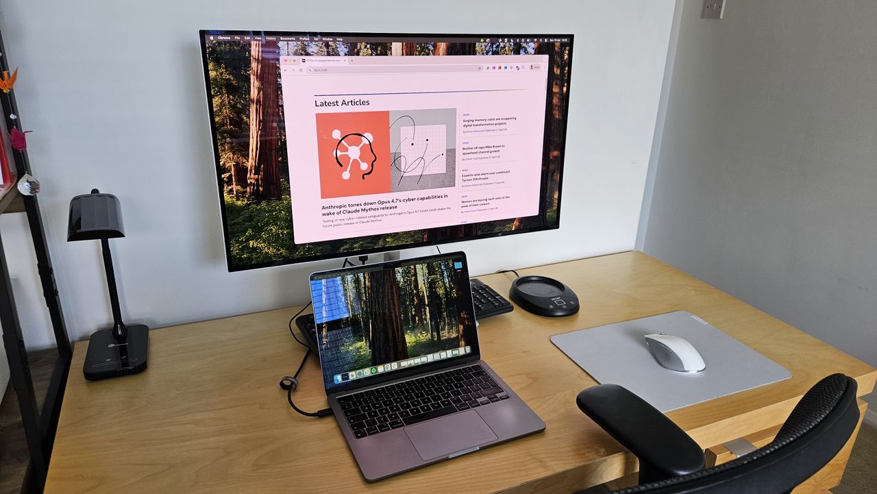 The Acer CE320QK X monitor on a desk