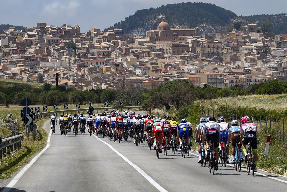 The peloton during stage 5 at the Giro d'Italia