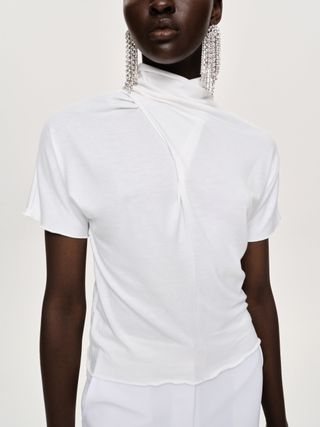 Daye Cross Neck T-Shirt