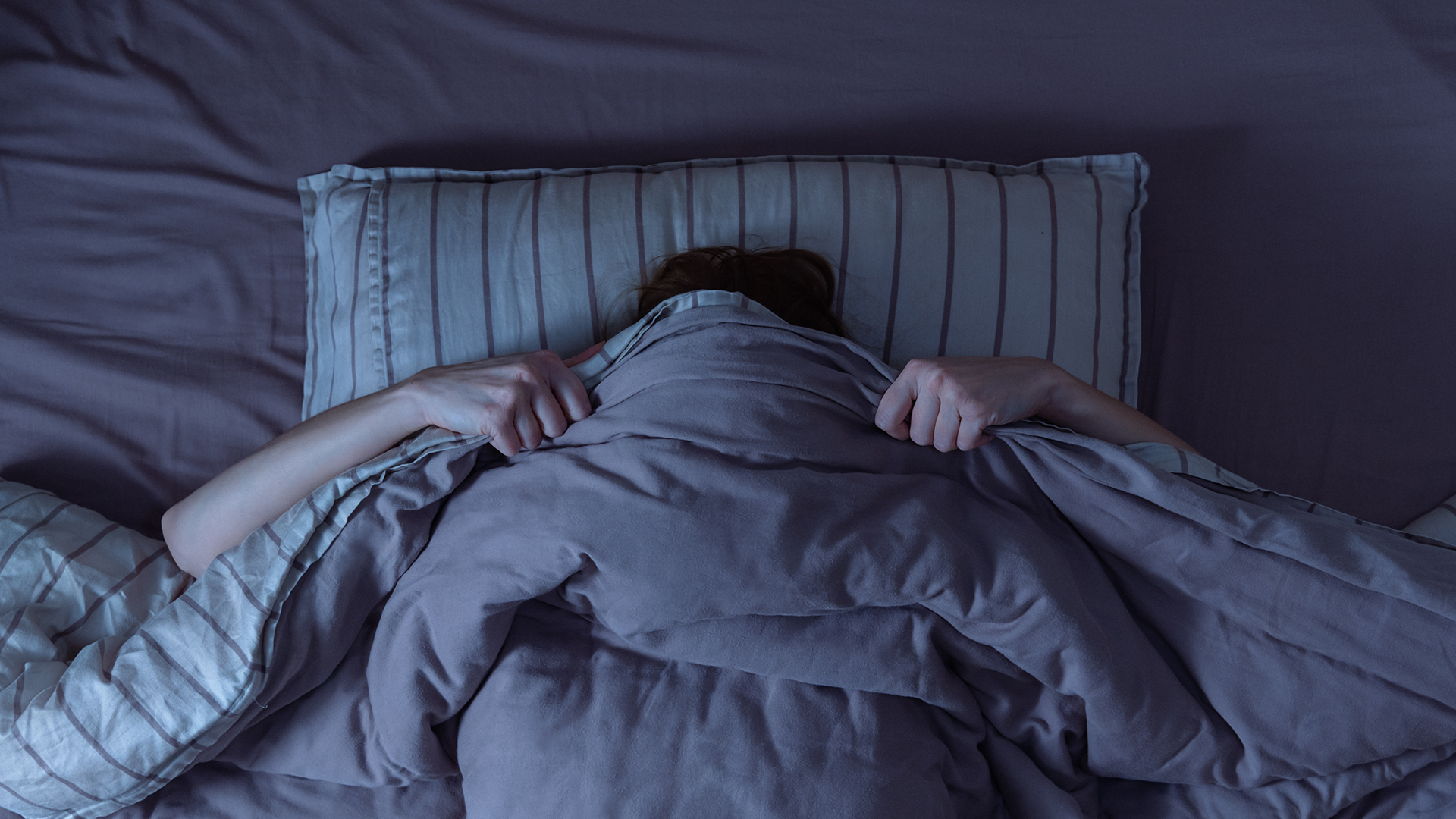 Feeling sluggish? Here's why you need more sleep in winter, according ...