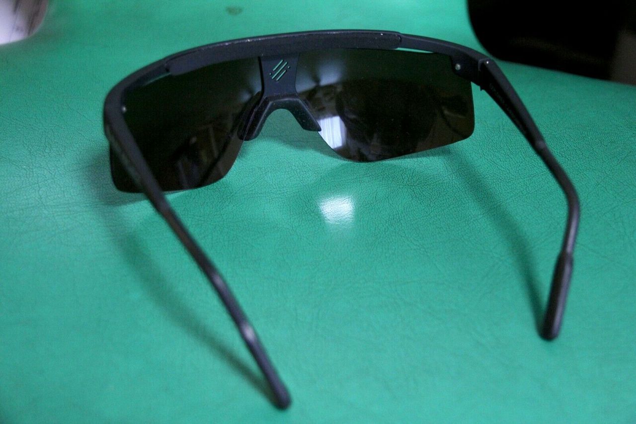 The glasses come with a sponge sweatpad and what seem to be adjustable ear stems
