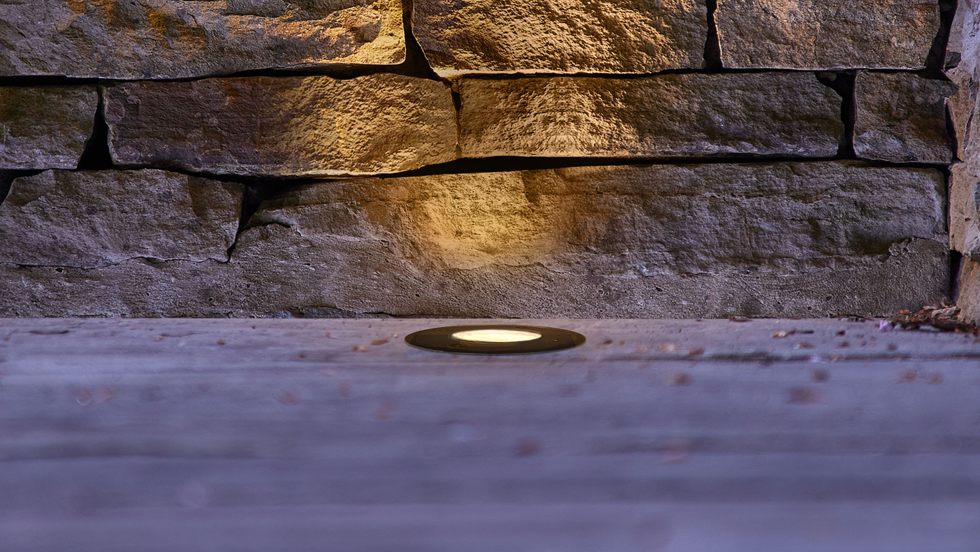 single recessed garden decking light