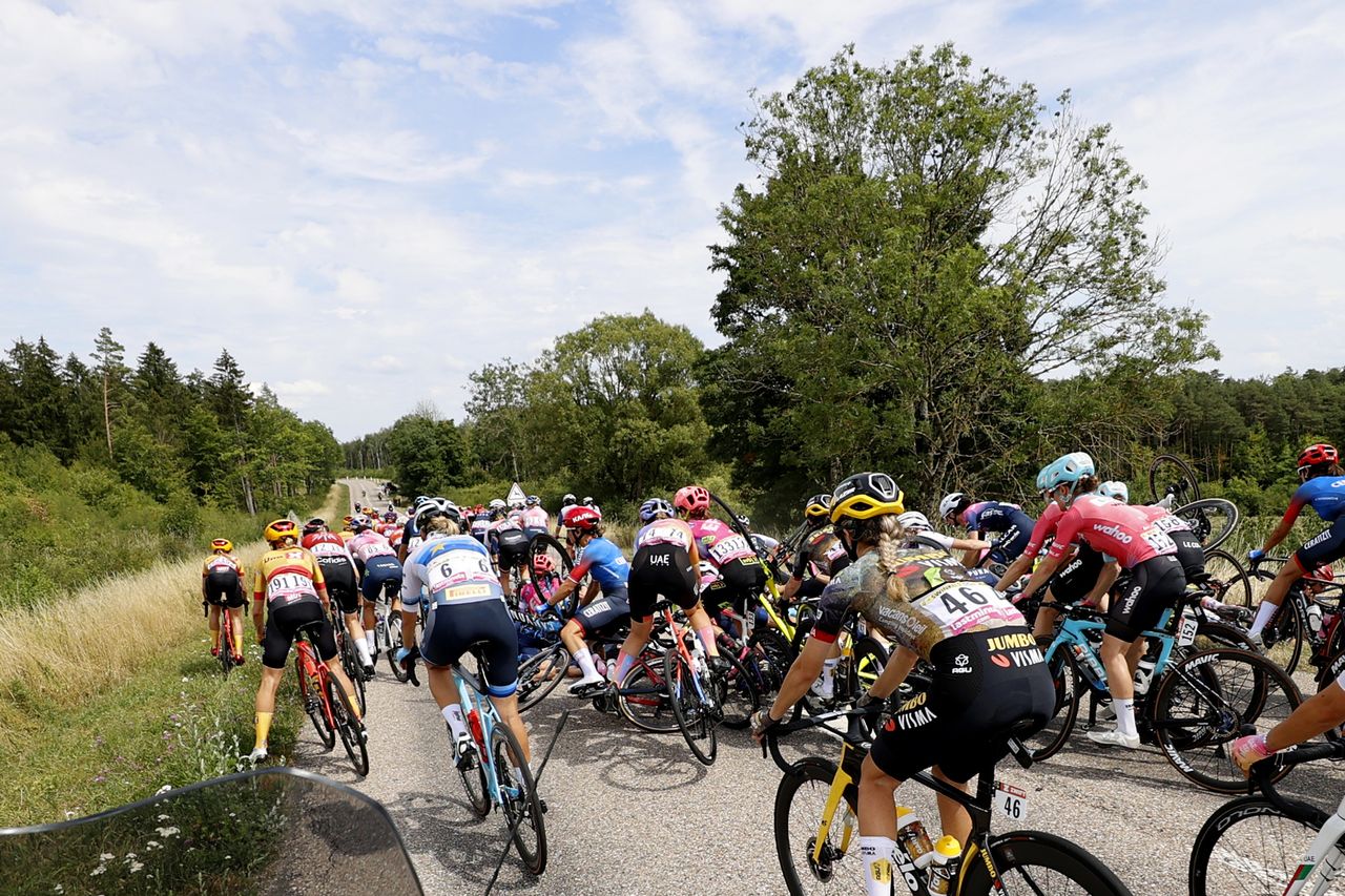 Tour de France Femmes 2022 1st Edition 5th stage Bar le Duc Saint Die des Vosges 1756 km 28072022 Crash Injury photo Luis Angel GomezSprintCyclingAgency2022