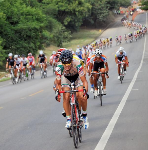 Edgar Alonso Fonseca (Boyaca Orgullo De America Loteria De Boyaca) pushes the pace
