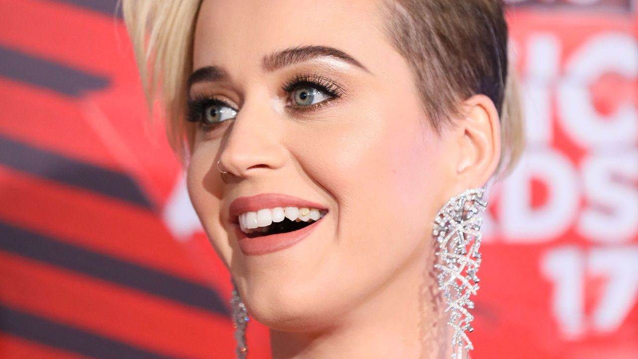 Katy Perry Has Quinoa in Her Teeth at iHeartRadio Music Awards - Katy ...