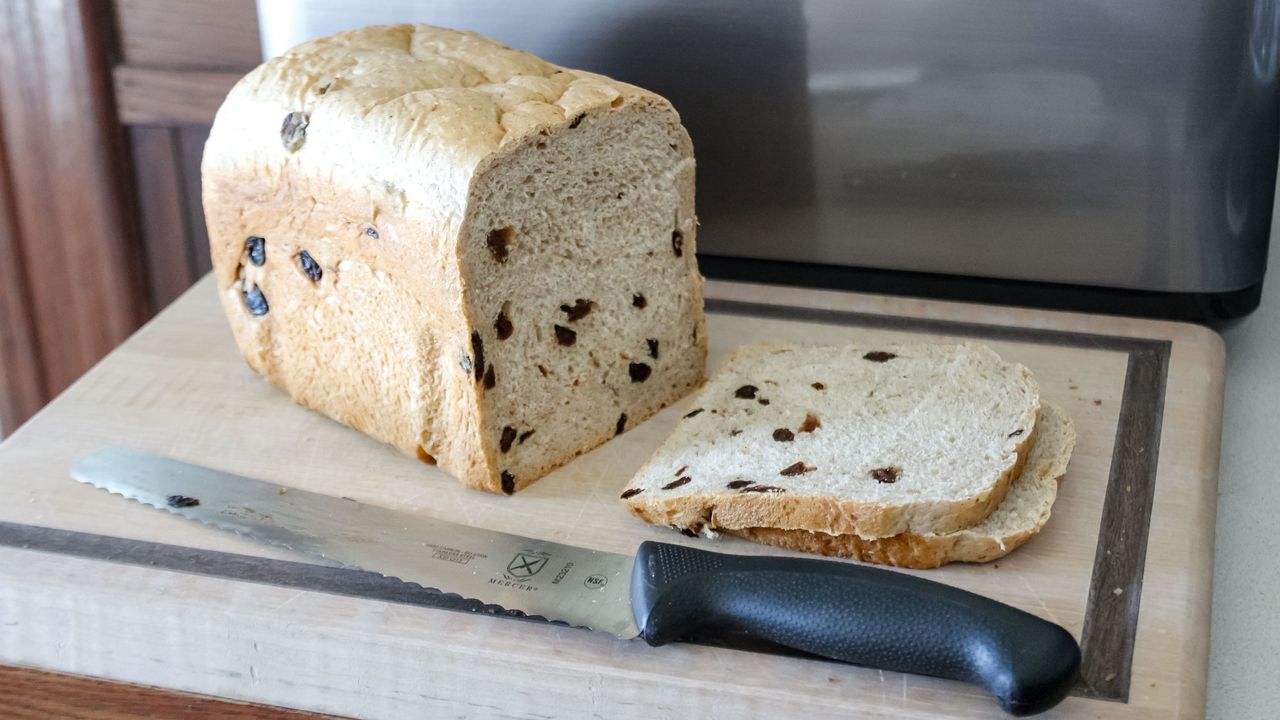 Zojirushi Virtuoso Plus Raisin Bread