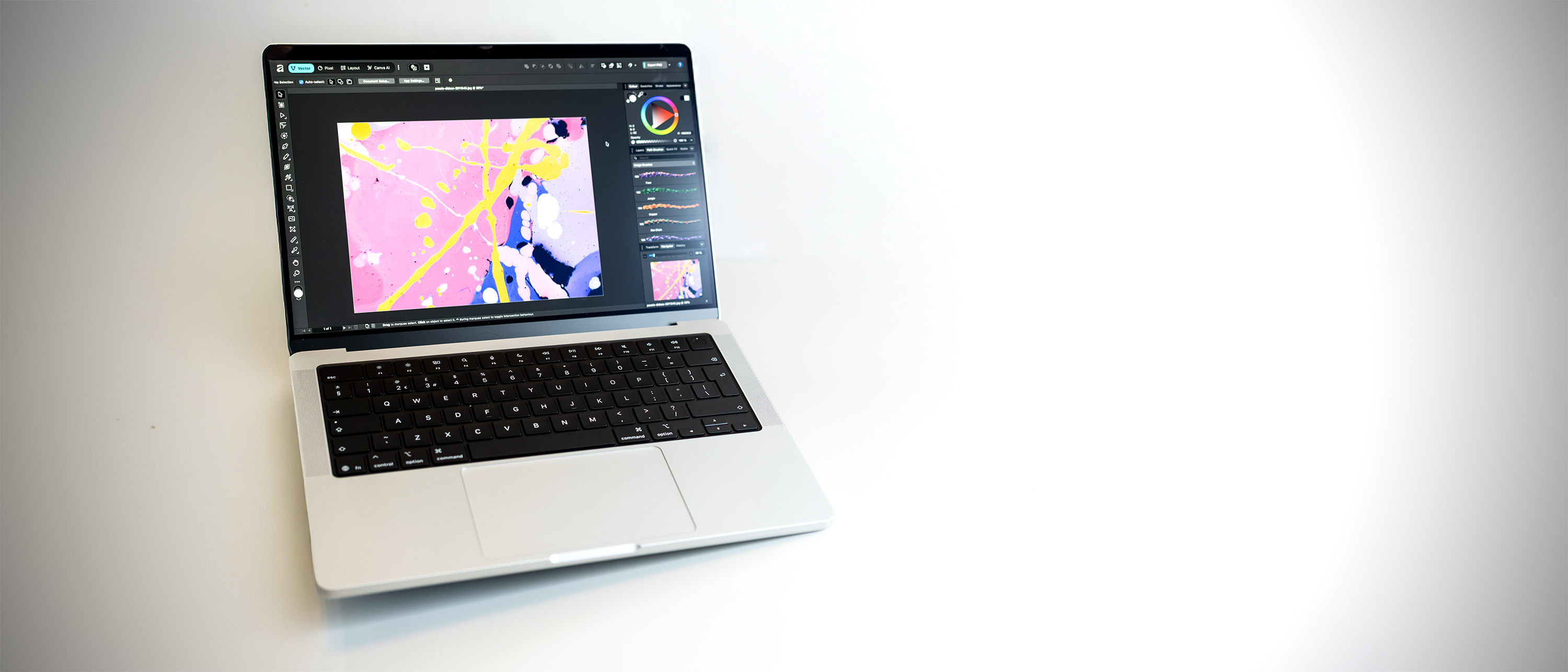 MacBook Pro 14 M5 Max