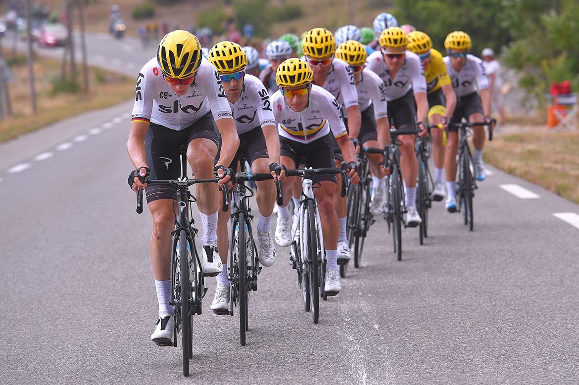 Team Sky controls the pace