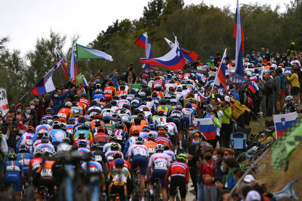The peloton during the Imola World Championships