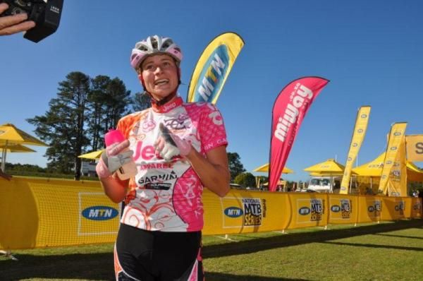 Women's race winner Esther Cluer (Jeep)