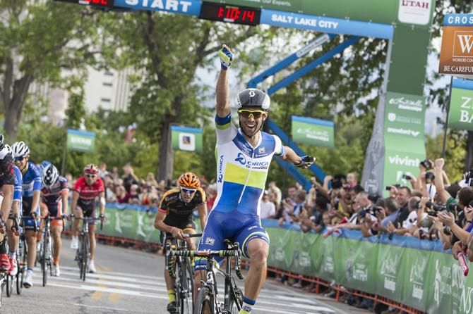 Michael Matthews (Orica-GreenEdge) beats Greg Van Avermaet (BMC) in Salt Lake City