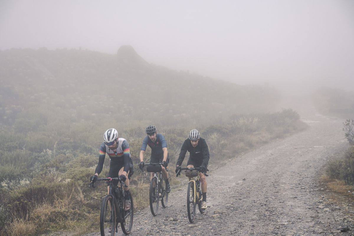 Leaders ride in cold and foggy conditions across 3,800-metre high point of the week