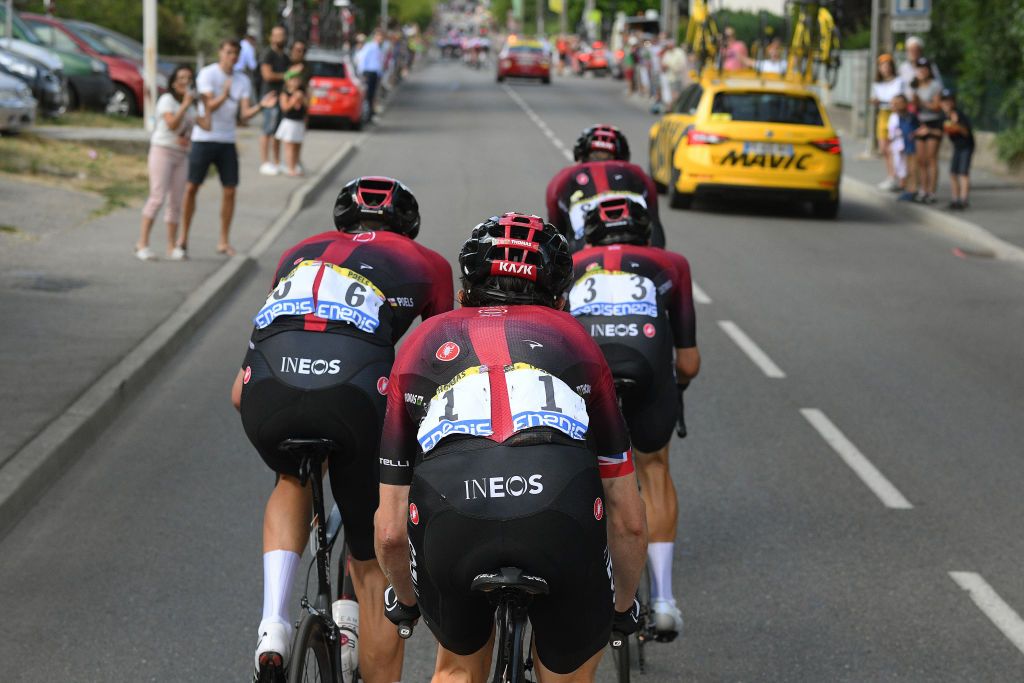 Ineos riders pace Geraint Thomas back onto the peloton