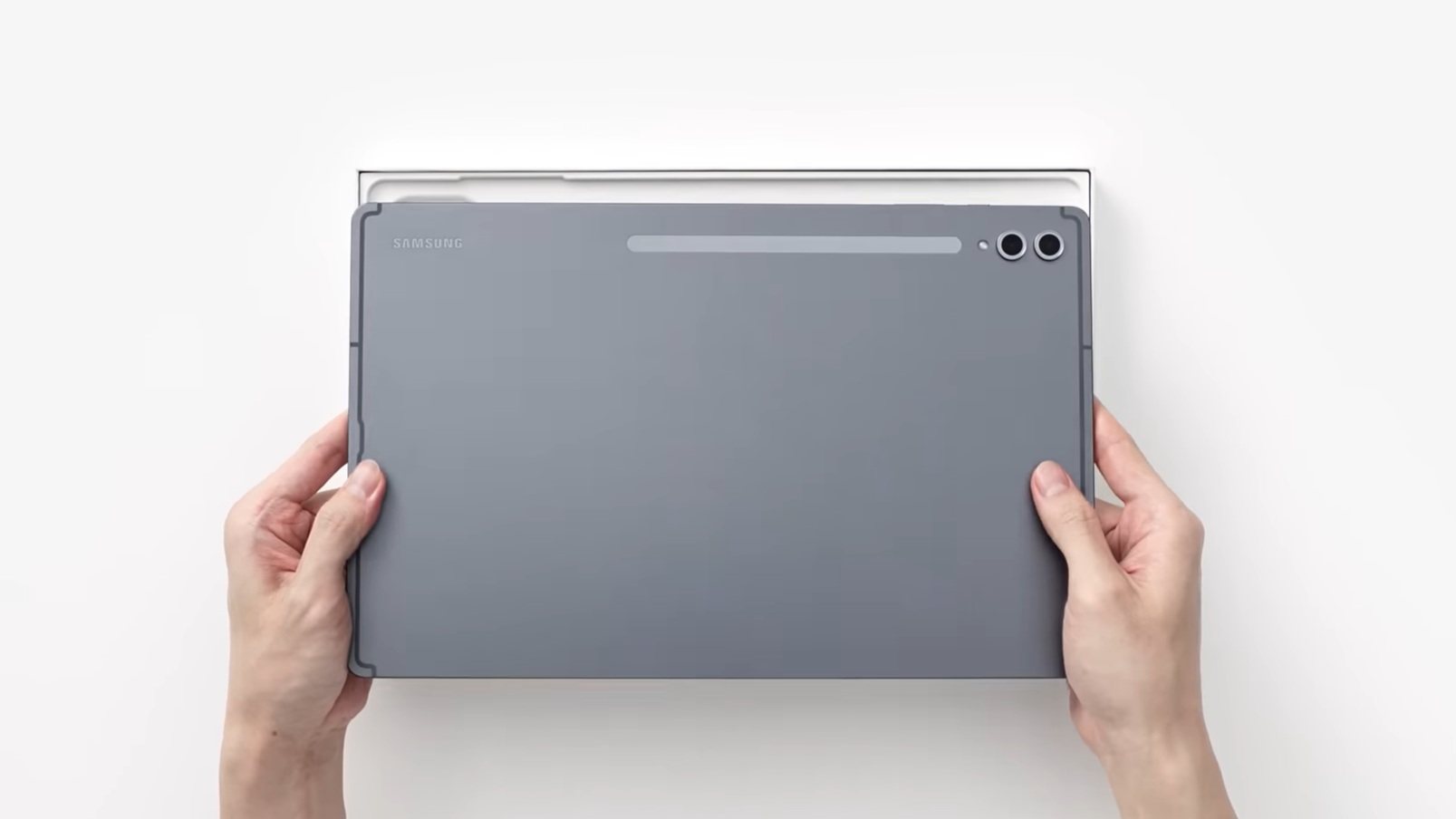 Unboxing the Samsung Galaxy Tab S10 Lite